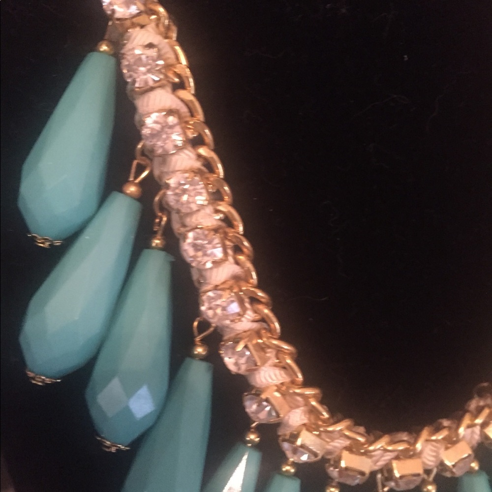 Ann Taylor Aqua/ Teal Crystal Gold Necklace 💚 - Picture 3 of 4